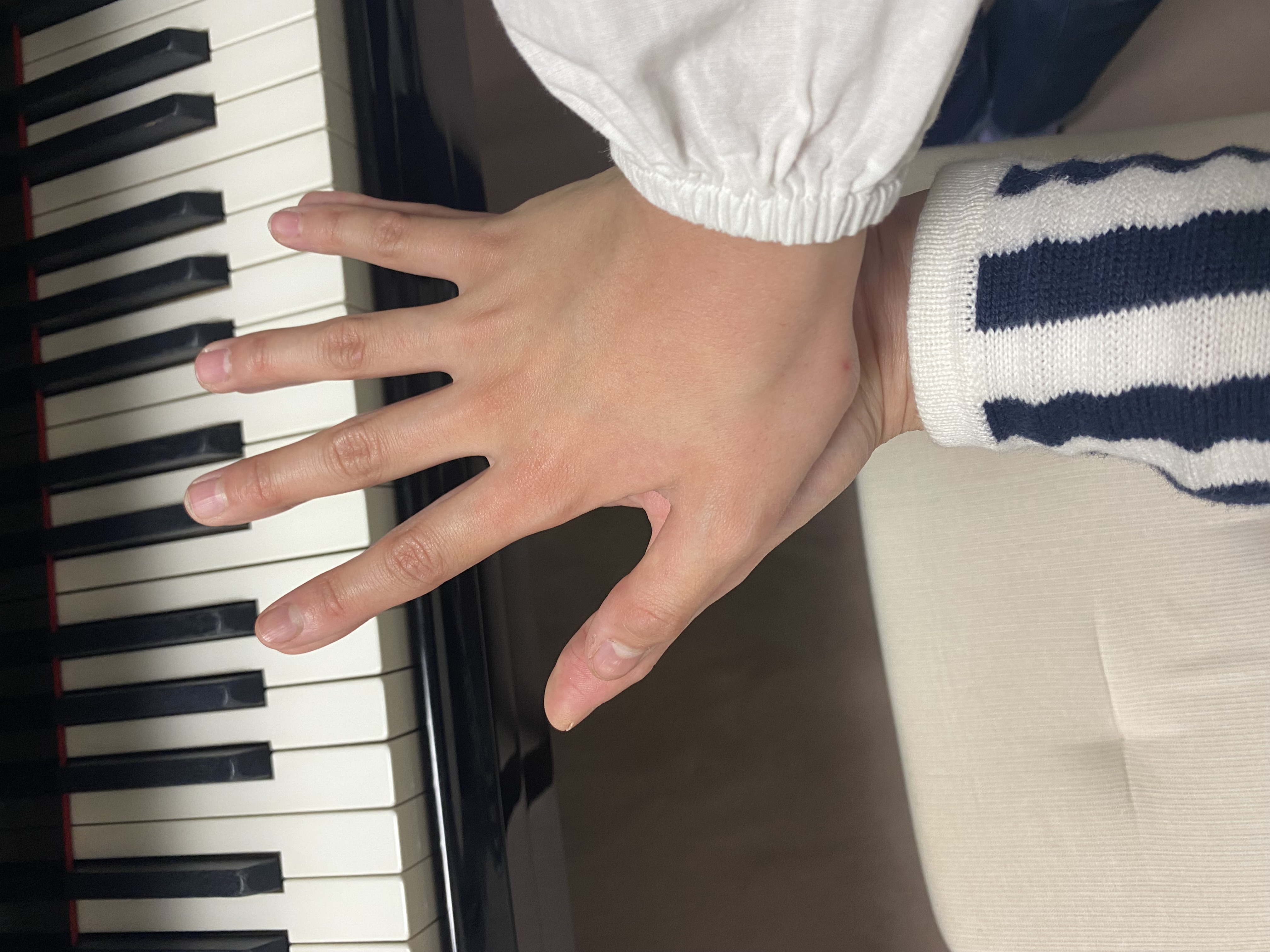 手が大きい子 手が大きい子